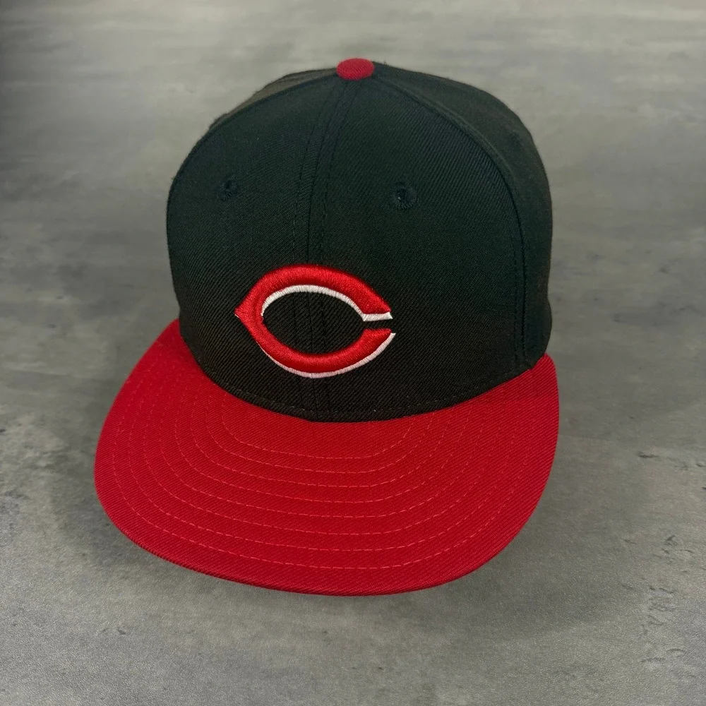 Vintage Cincinnati Reds Hat New Era Cap 6 7/8 USA Wool 2 Tone Black Red Fitted‎